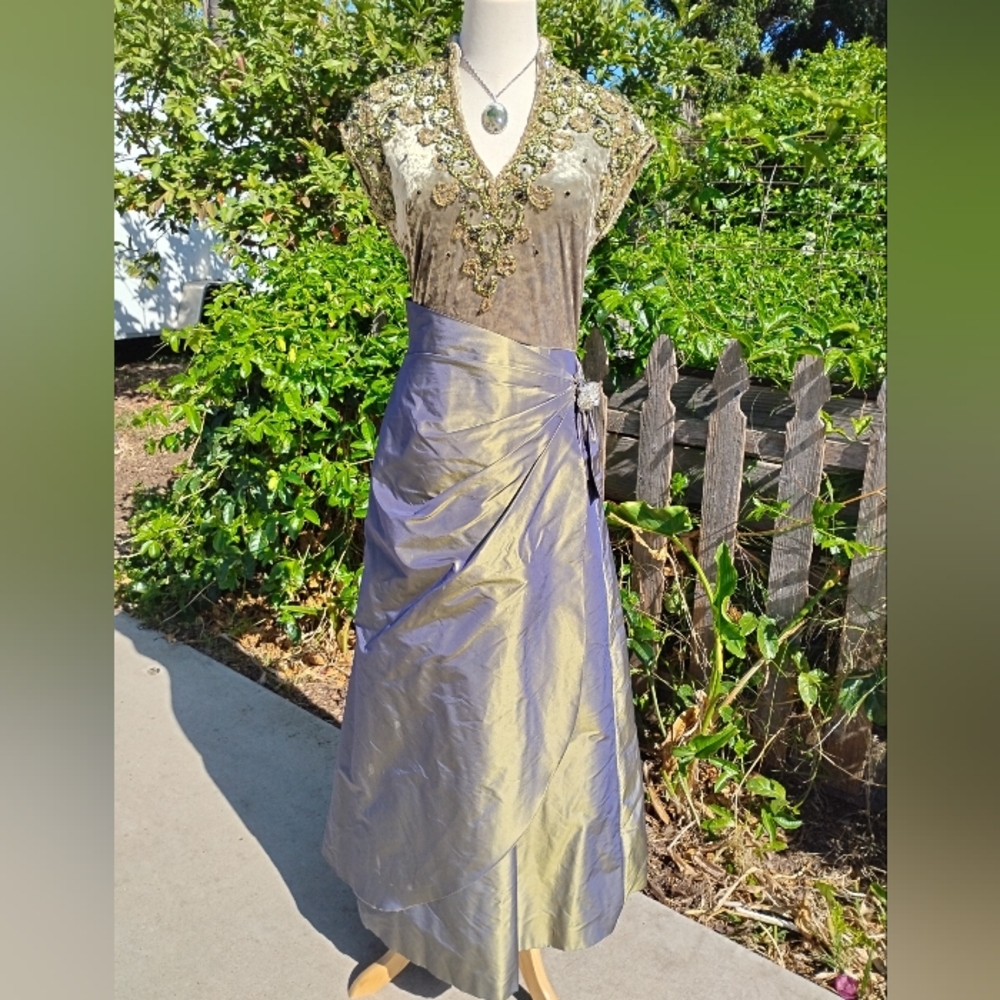Vtg SILK TAFFETA & VELVET Designer Formal Gown Dress Artichoke Green Elevated 6